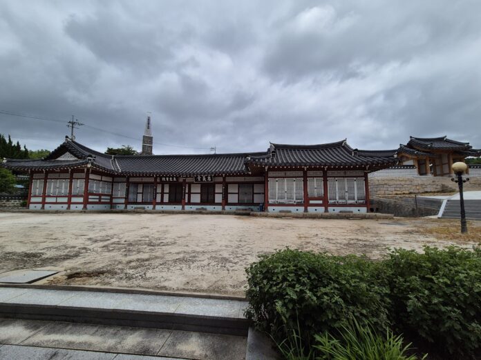 사당 및 충의당